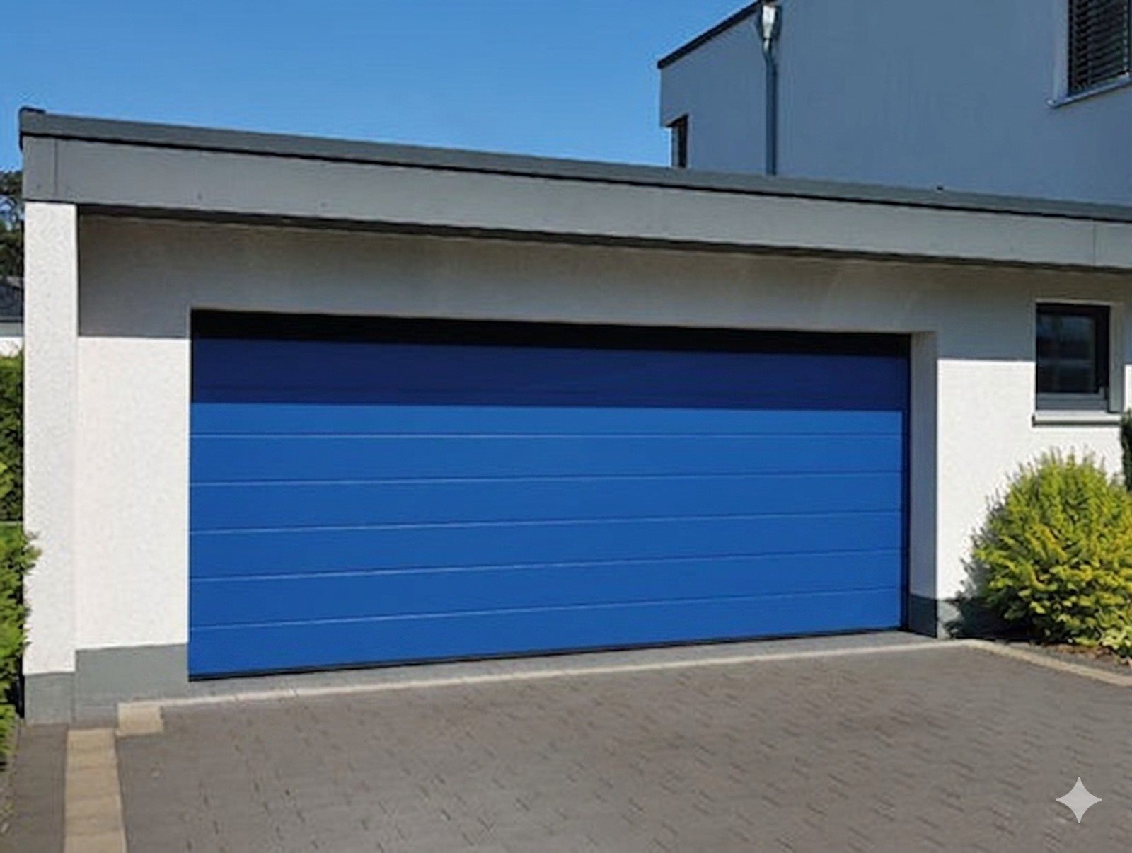 Porte de garage sectionnelle motorisée — Alsace du Nord